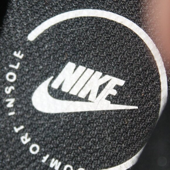 Nike Women's Black and White Athletic Shoes. - Picture 5 of 8